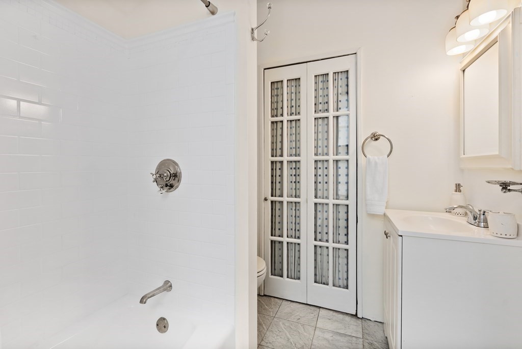 32 Rutland Square, Unit 2 Boston, MA 02118 - Photo 13 of 17 Gallery Image 13