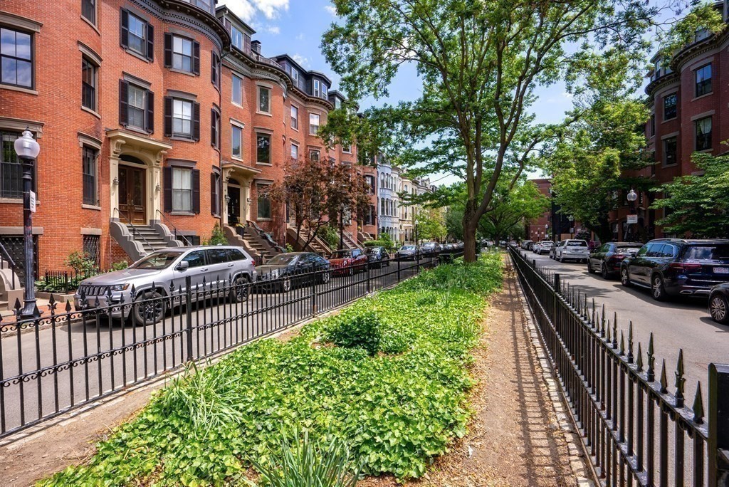 32 Rutland Square, Unit 2 Boston, MA 02118 - Photo 15 of 17 Gallery Image 15