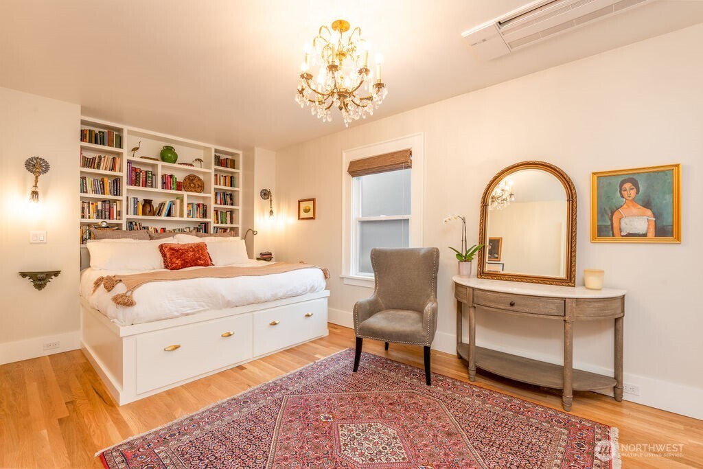 106 Northeast 46th Street Seattle, WA 98105 - Photo 14 of 31