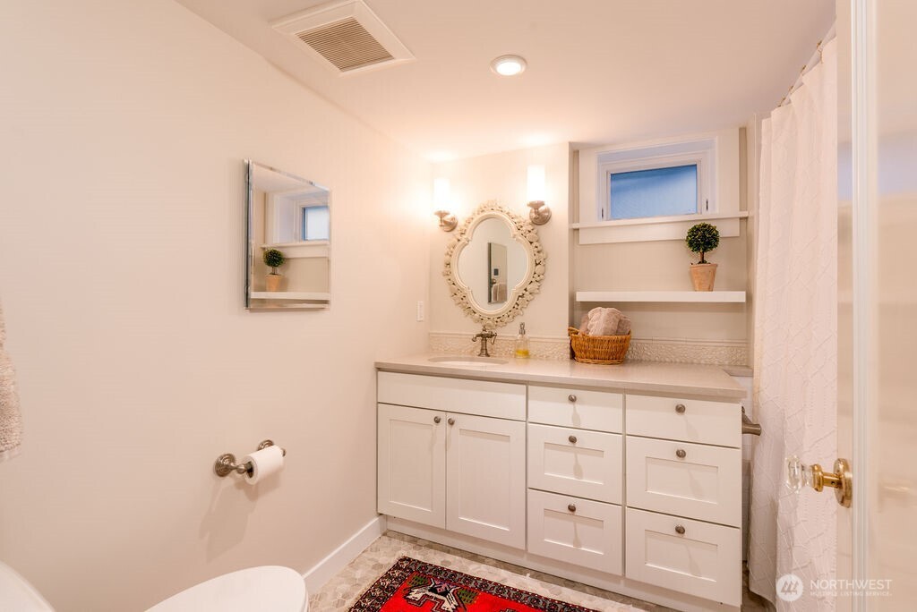 106 Northeast 46th Street Seattle, WA 98105 - Photo 22 of 31