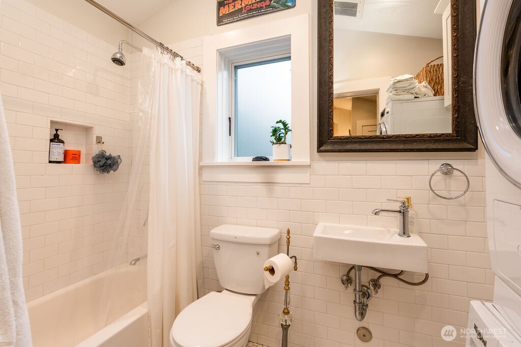 106 Northeast 46th Street Seattle, WA 98105 - Photo 27 of 31