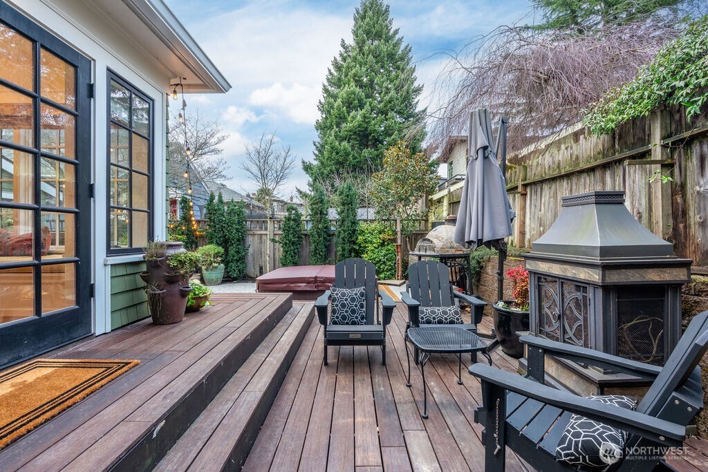 106 Northeast 46th Street Seattle, WA 98105 - Photo 3 of 31