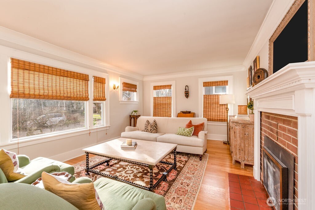 106 Northeast 46th Street Seattle, WA 98105 - Photo 5 of 31