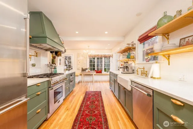 $1,800,000 | 106 Northeast 46th Street, Seattle, WA 98105