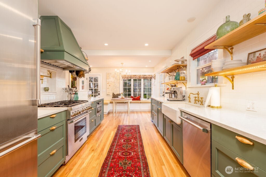 106 Northeast 46th Street Seattle, WA 98105 - Photo 9 of 31