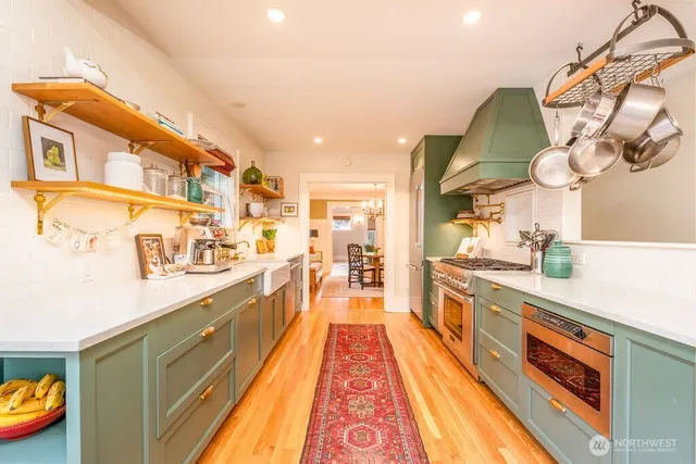 $1,800,000 | 106 Northeast 46th Street, Seattle, WA 98105