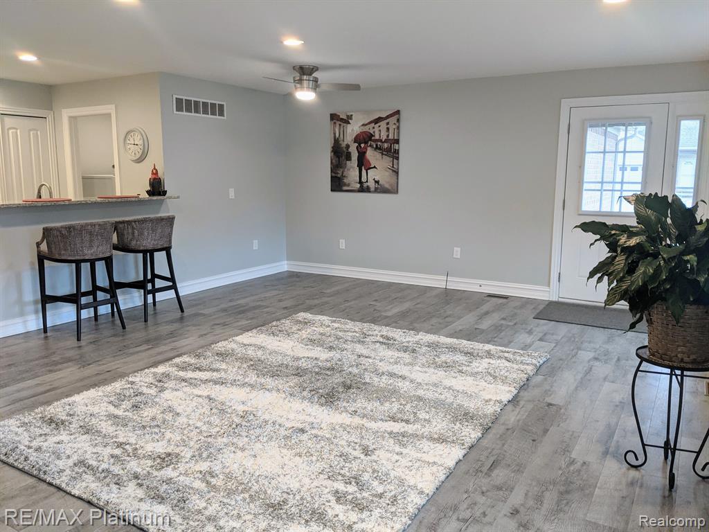 810 Chelsea Ridge Court, Unit 21 Howell, MI 48843 - Photo 7 of 43