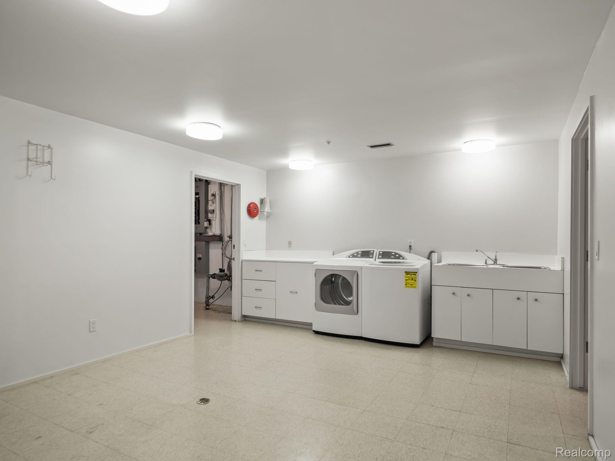 1850 East Vly Road Bloomfield Hills, MI 48304 - Photo 43 of 60 Lower Level Laundry