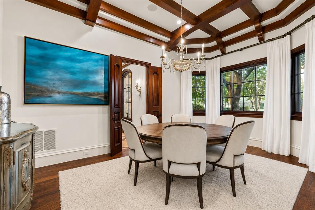 6413 Old Gate Road Plano, TX 75024 - Photo 14 of 39 a dining room with furniture and window