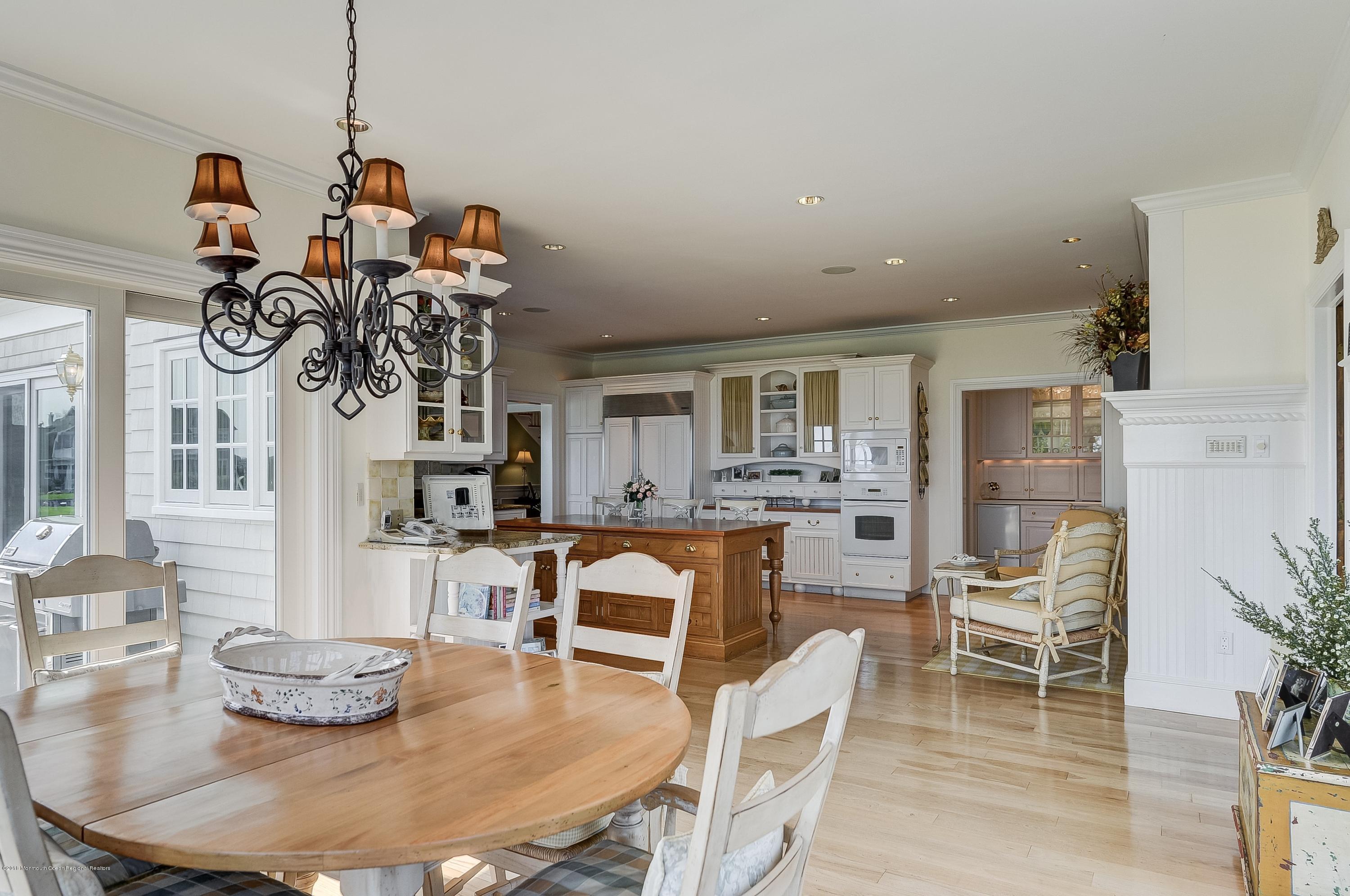 21 Heathcliff Road Rumson, NJ 07760 - Photo 16 of 64 15_Kitchen