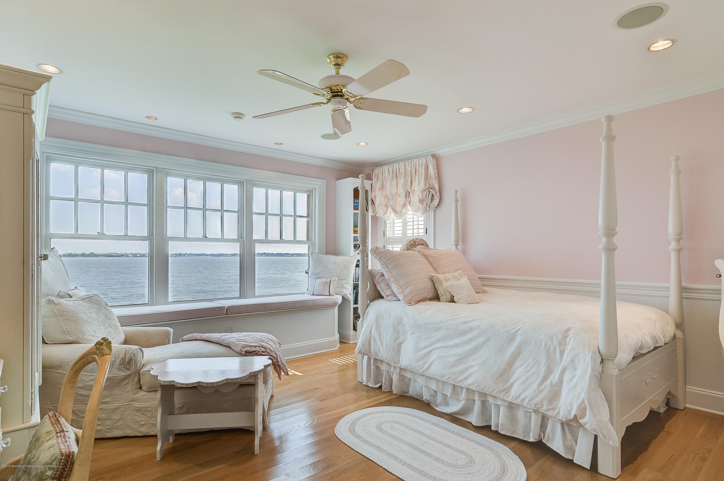 21 Heathcliff Road Rumson, NJ 07760 - Photo 40 of 64 39_Children's Suite Bedroom 1