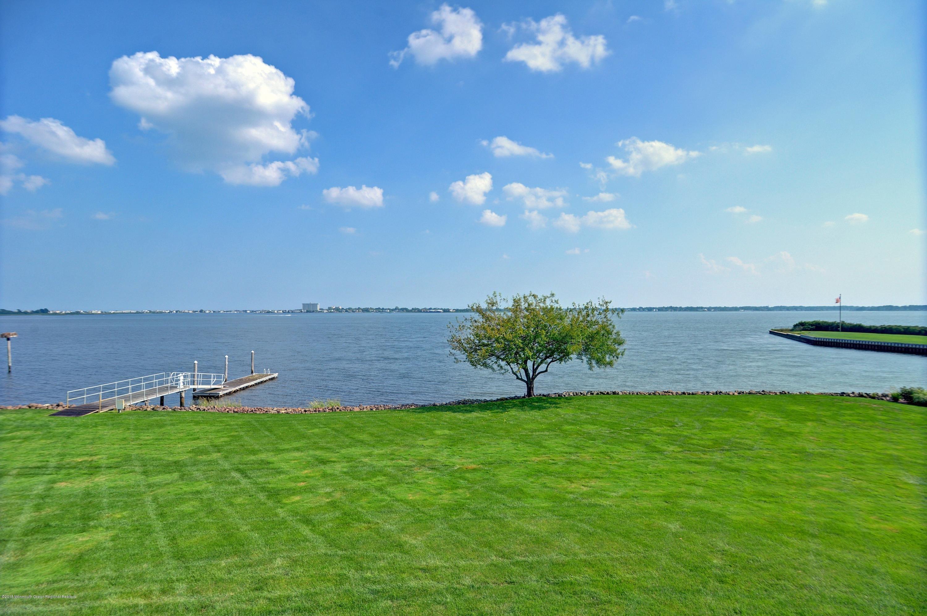 21 Heathcliff Road Rumson, NJ 07760 - Photo 4 of 64 03_Beautiful panoramic water views