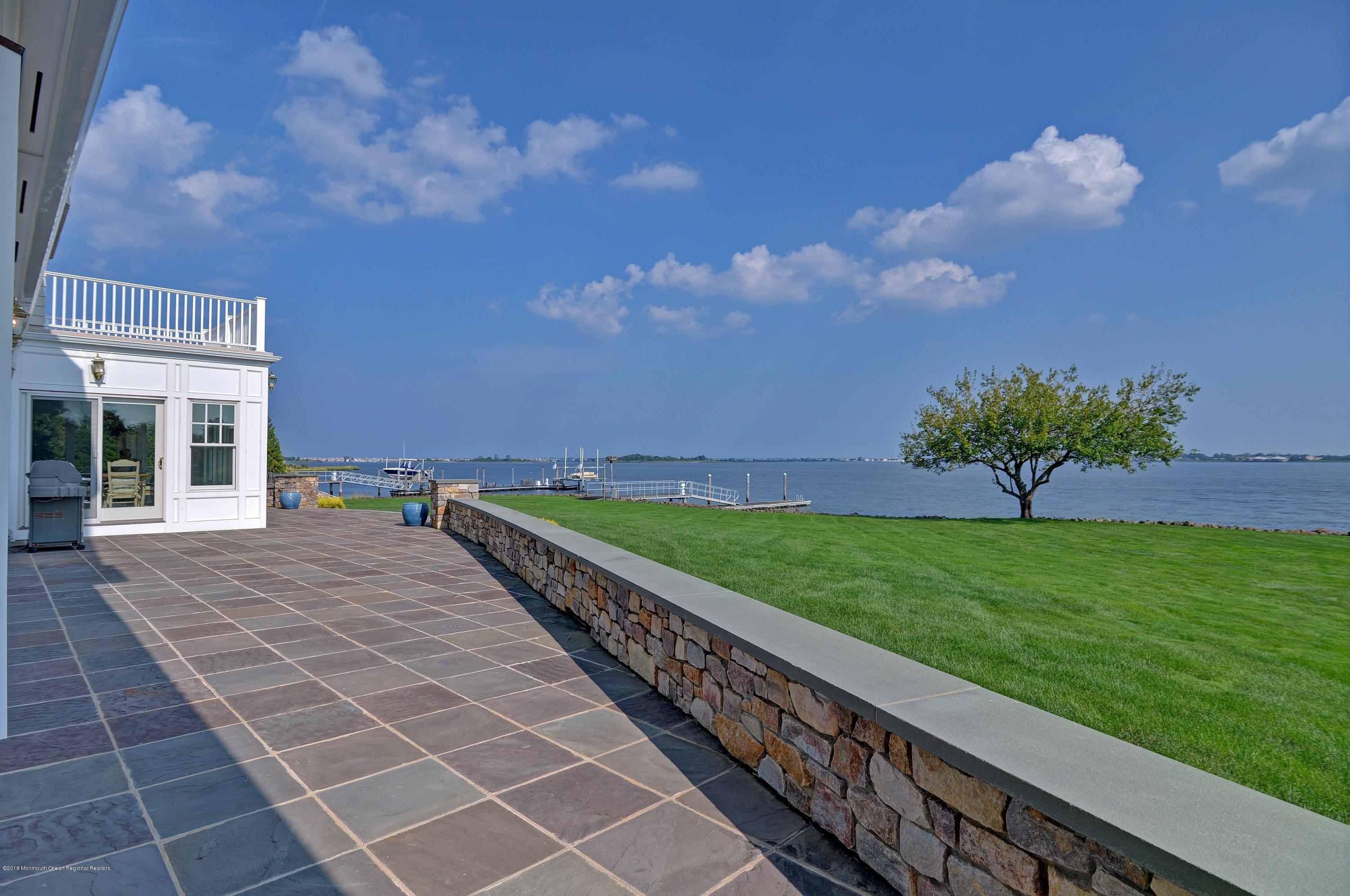 21 Heathcliff Road Rumson, NJ 07760 - Photo 50 of 64 49_Patio