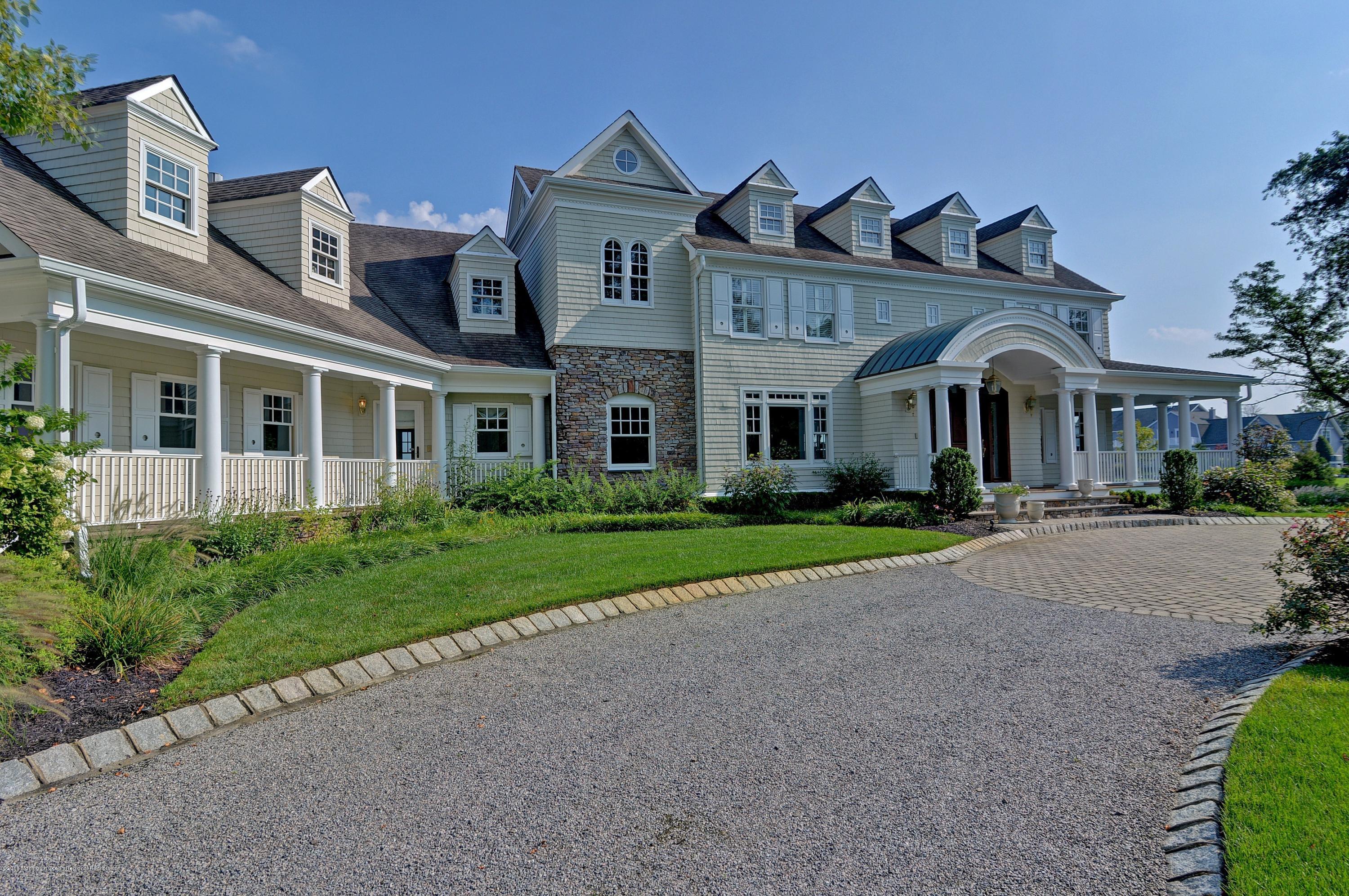 21 Heathcliff Road Rumson, NJ 07760 - Photo 52 of 64 51_Left Driveway