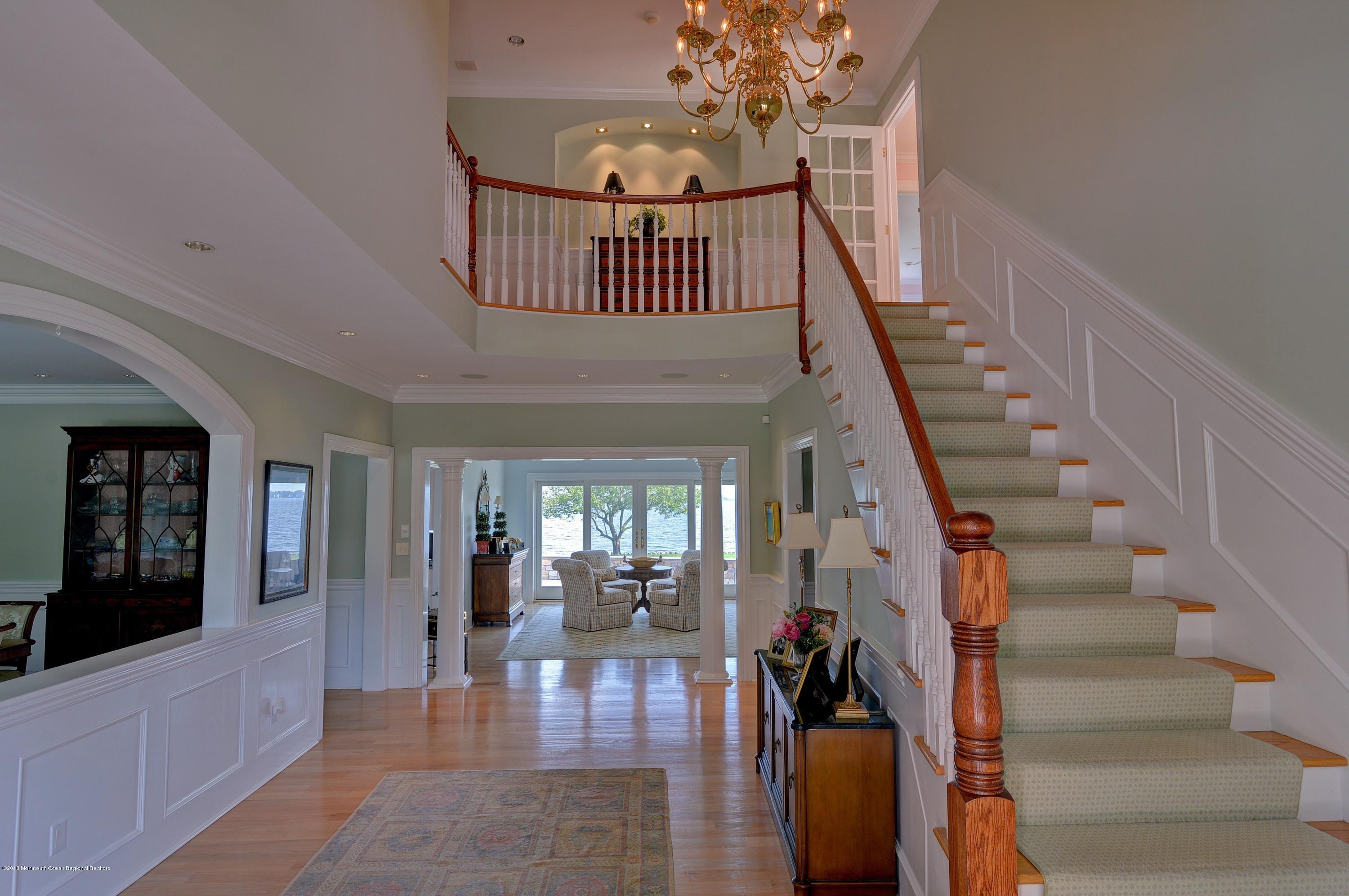 21 Heathcliff Road Rumson, NJ 07760 - Photo 6 of 64 05_Foyer