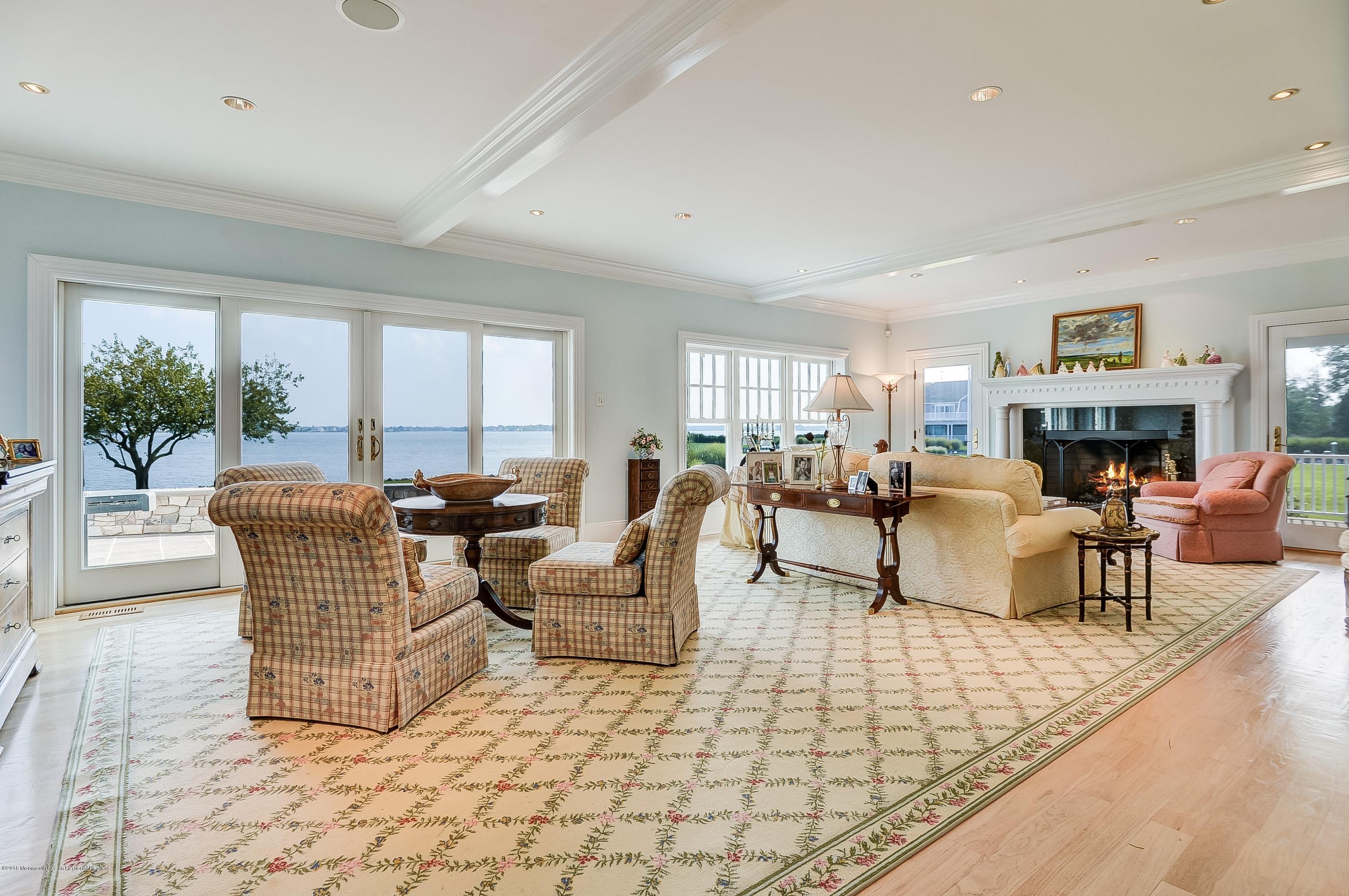 21 Heathcliff Road Rumson, NJ 07760 - Photo 7 of 64 06_Great Room
