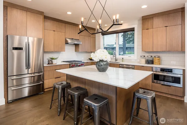 $8,900 | 125 100th Avenue Northeast, Unit 155, Bellevue, WA 98004