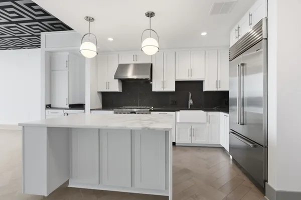 $5,800 | 1616 West End Avenue, Unit 3006, Nashville, TN 37203