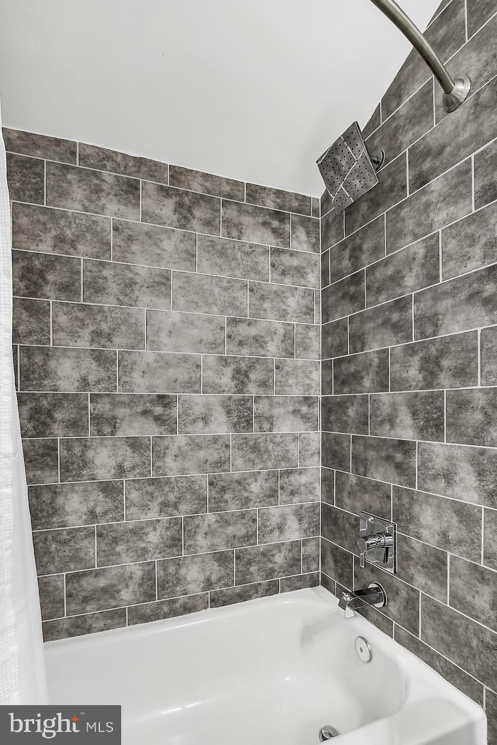 8615 Pleasant Plains Road Baltimore, MD 21286 - Photo 16 of 27 Bathroom