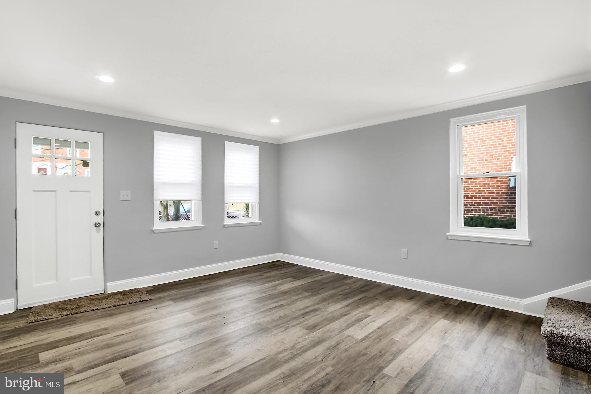 8615 Pleasant Plains Road Baltimore, MD 21286 - Photo 7 of 27 Entryway / Living Room