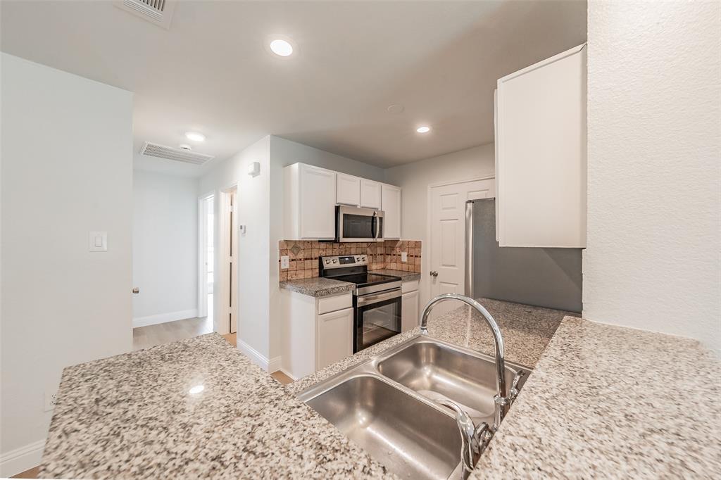 4503 Mexicana Road Dallas, TX 75212 - Photo 4 of 40