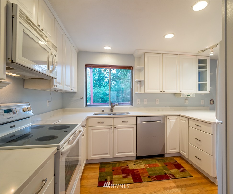 20316 98th Avenue Northeast Bothell, WA 98011 - Photo 6 of 25 Gallery Image 6