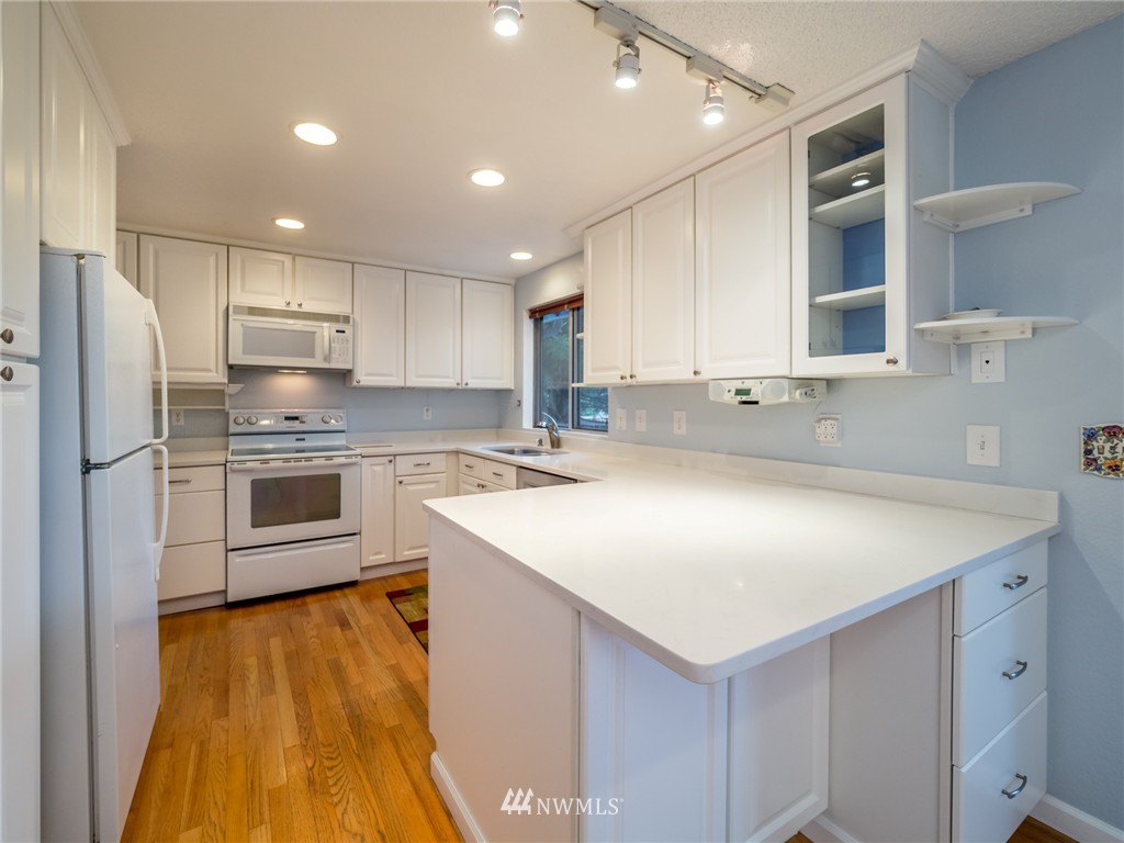 20316 98th Avenue Northeast Bothell, WA 98011 - Photo 7 of 25 Gallery Image 7