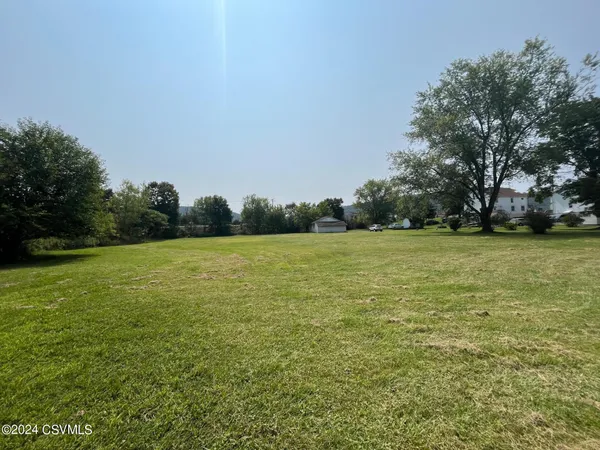 $3,500 | 221-223 South Market Street, Elysburg, PA 17824