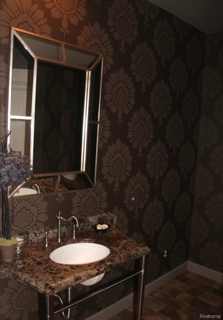 33 Lone Pine Road Bloomfield Hills, MI 48304 - Photo 13 of 30 Powder Room
