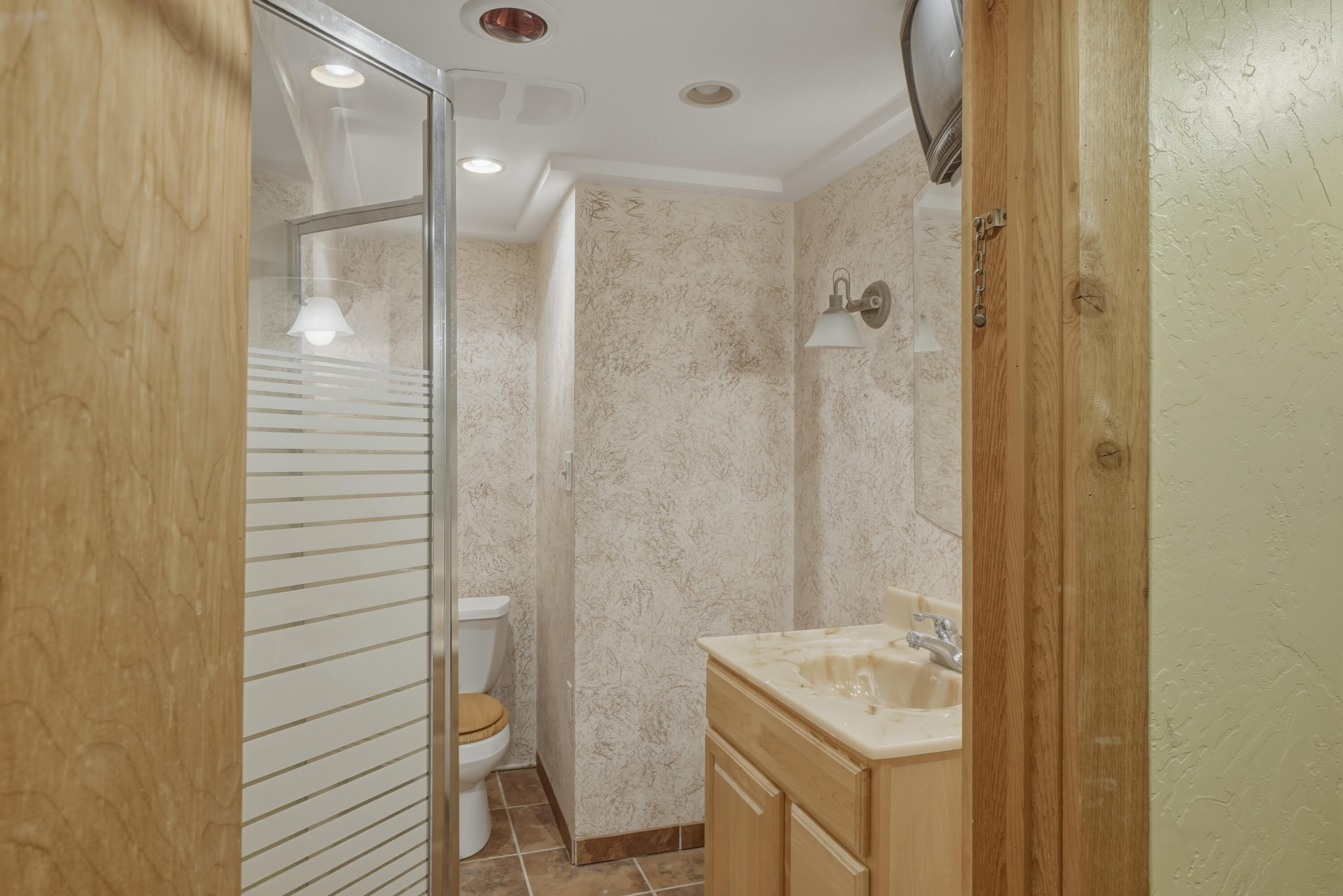 W379N5787 Meadow View Road Oconomowoc, WI 53066 - Photo 16 of 21 Lower Bath