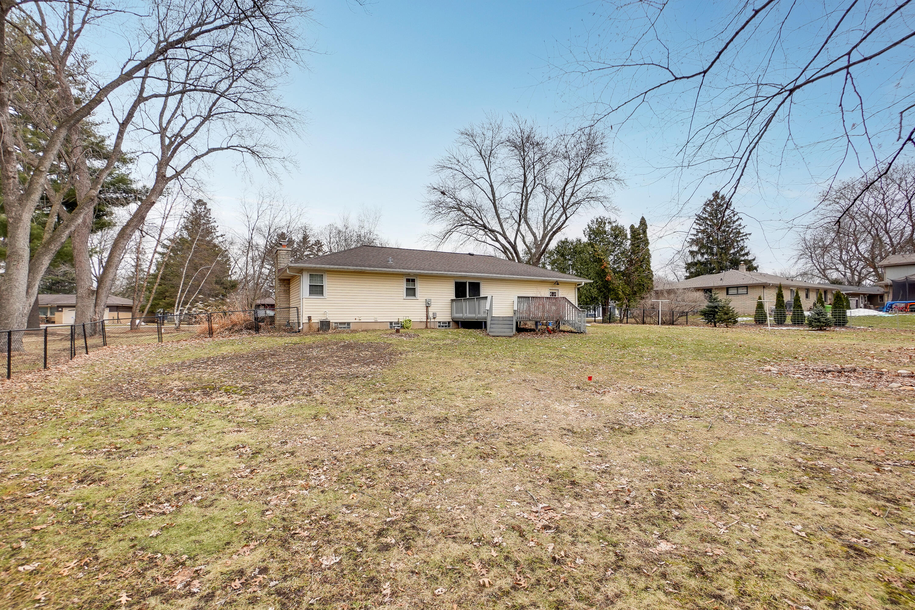 W379N5787 Meadow View Road Oconomowoc, WI 53066 - Photo 17 of 21 Back View