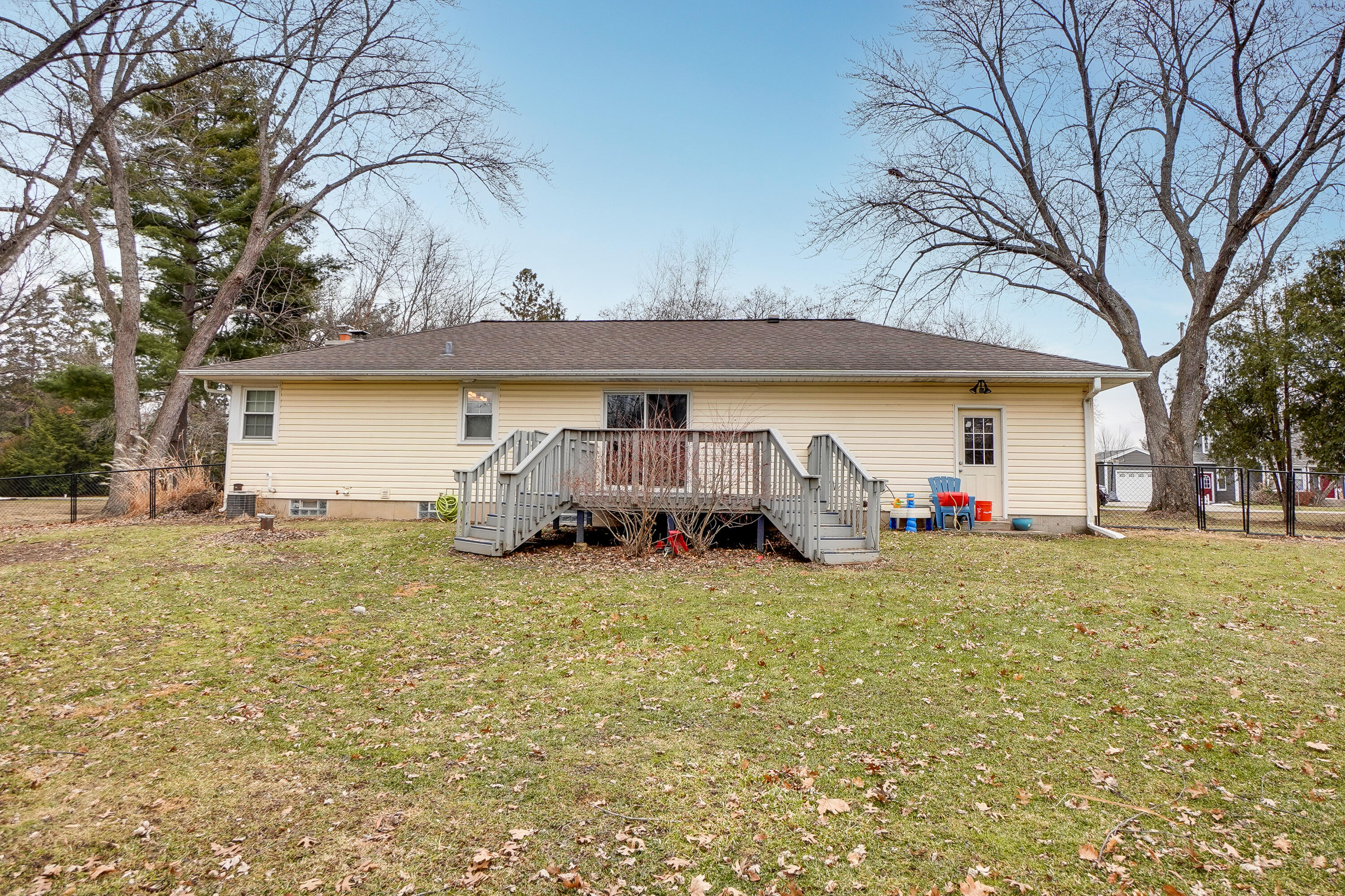 W379N5787 Meadow View Road Oconomowoc, WI 53066 - Photo 18 of 21 Back View