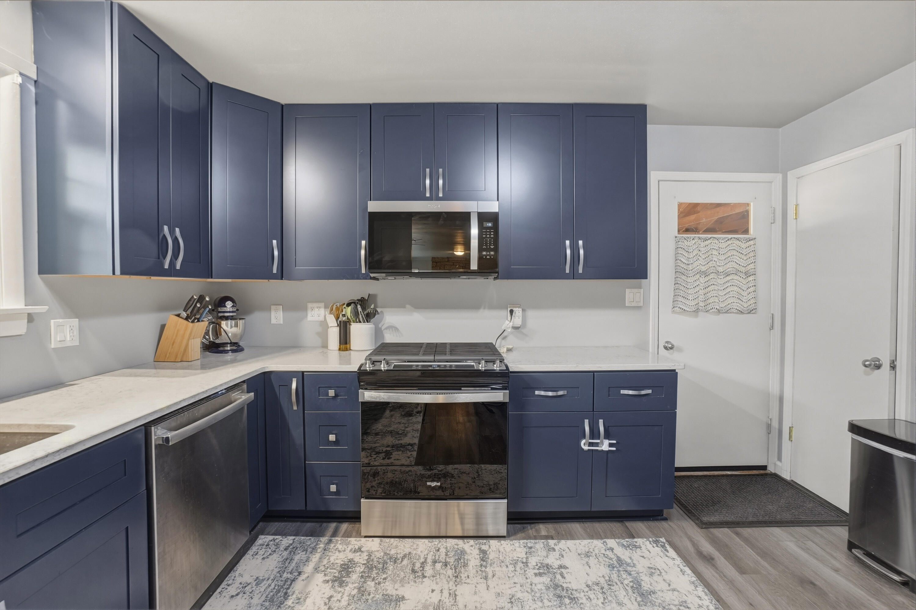 W379N5787 Meadow View Road Oconomowoc, WI 53066 - Photo 5 of 21 Kitchen