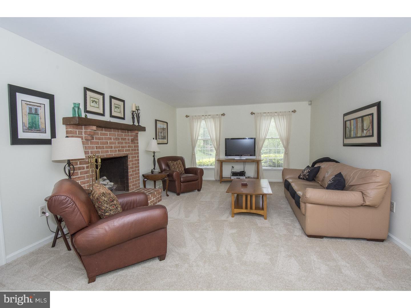 155 Poplar Road Newtown Square, PA 19073 - Photo 10 of 25 Family Room
