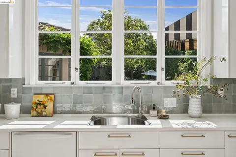 $5,495,000 | 10 Muir Avenue, Piedmont, CA 94610
