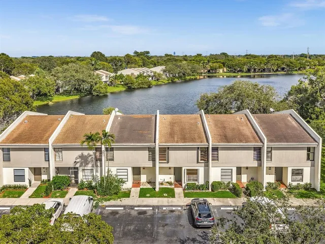 $3,500 | 1381 Northwest 99th Avenue, Unit 172, Pembroke Pines, FL 33024