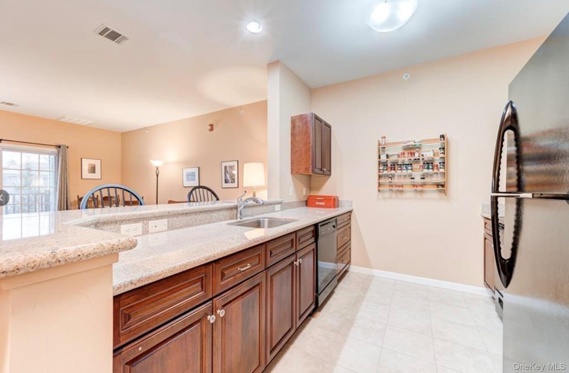 943 Tower Ridge Circle Middletown, NY 10941 - Photo 2 of 14