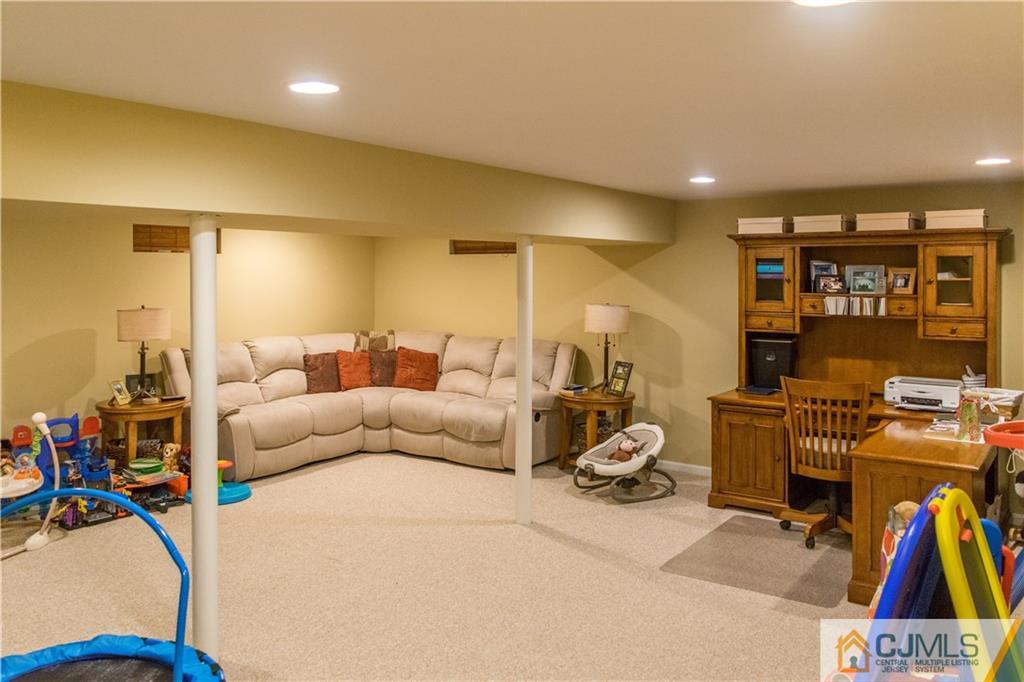 43 Willow Road Metuchen, NJ 08840 - Photo 14 of 20 Gallery Image 14