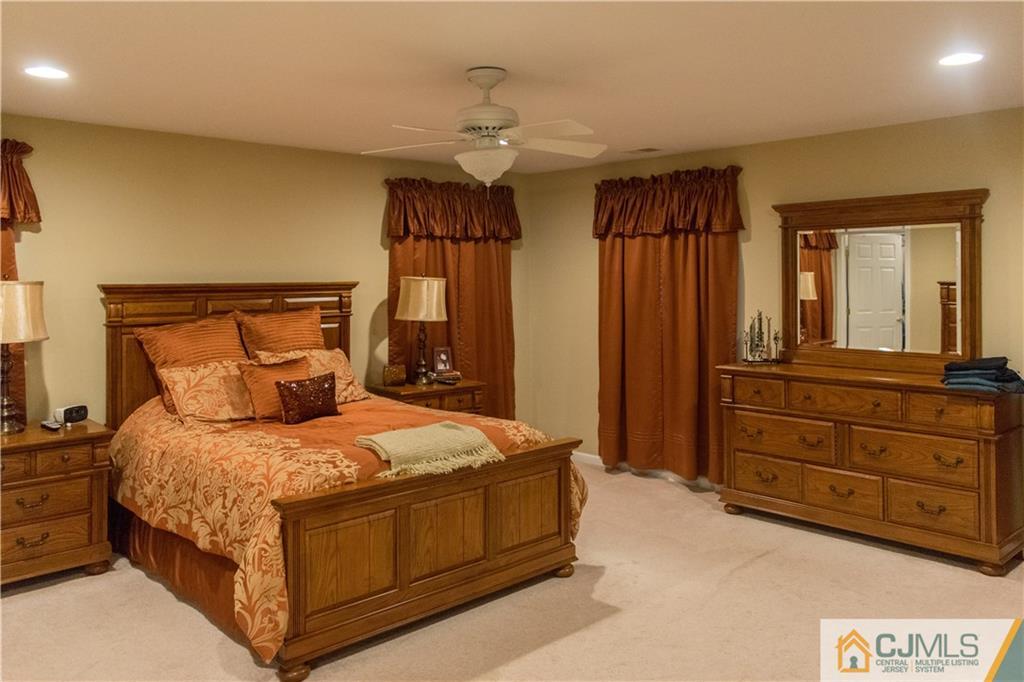 43 Willow Road Metuchen, NJ 08840 - Photo 8 of 20 Gallery Image 8