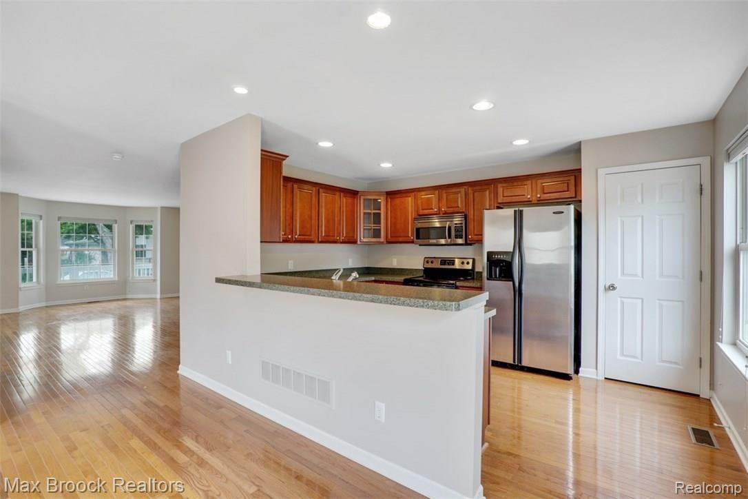 1862 Eaton Road Berkley, MI 48072 - Photo 10 of 25 dsc07541-dsc07543.jpg