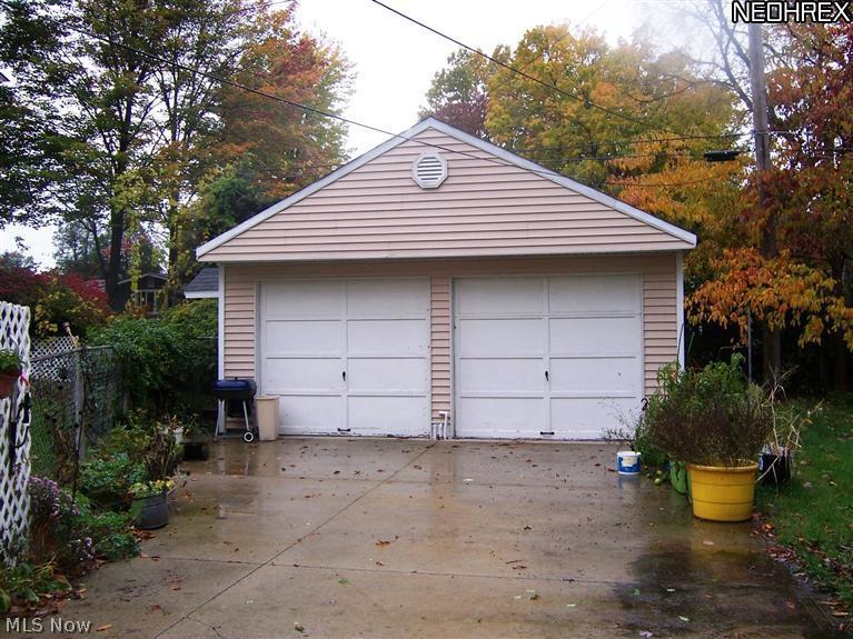 1822 Aberdeen Road Madison, OH 44057 - Photo 3 of 10
