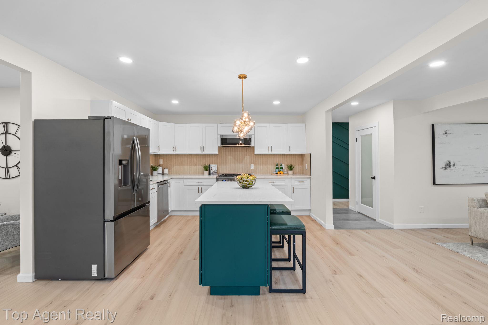 784 Barrington Road Grosse Pointe, MI 48230 - Photo 8 of 58 15-web-or-mls-784 Barrington Rd _013.jpg