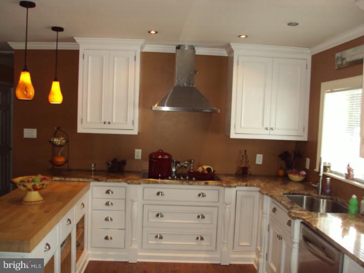 1710 Ritter Avenue Bristol, PA 19007 - Photo 5 of 16 Kitchen