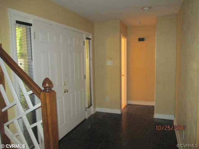 4202 Northwich Road Midlothian, VA 23112 - Photo 2 of 10 Foyer