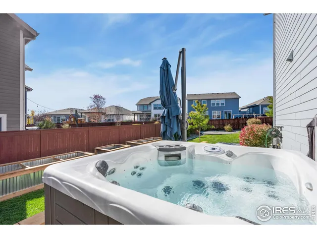 a view of a living room and kitchen