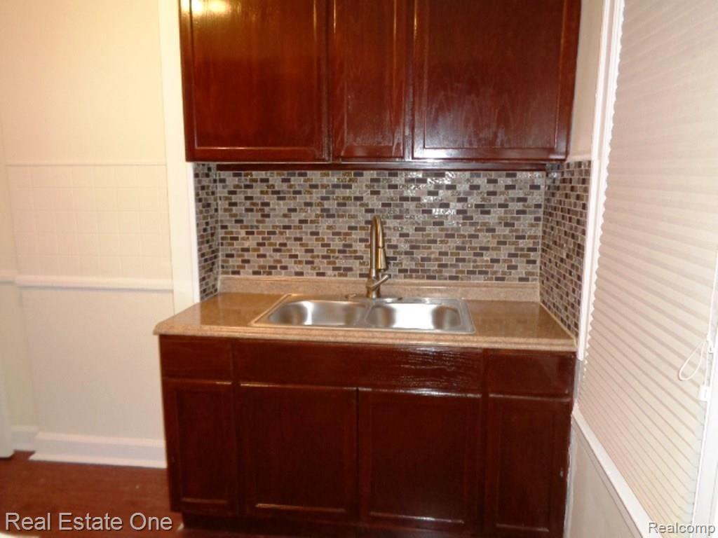 6314 Schaefer Road Dearborn, MI 48126 - Photo 3 of 5 DSC00146.jpg