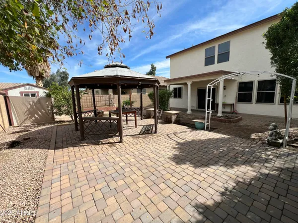 $2,100 | 2552 West St Catherine Avenue, Phoenix, AZ 85041