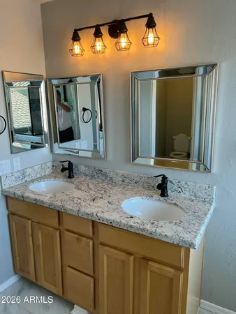 $2,100 | 2552 West St Catherine Avenue, Phoenix, AZ 85041