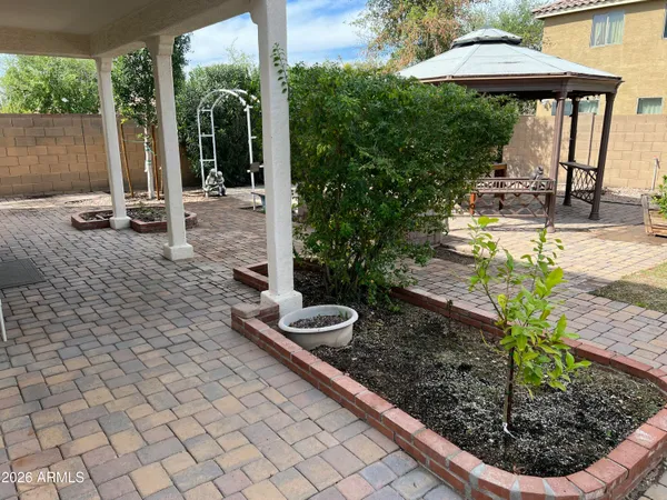 $2,100 | 2552 West St Catherine Avenue, Phoenix, AZ 85041