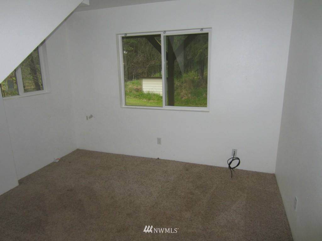 594 Pleasant Valley Road Winlock, WA 98596 - Photo 8 of 10
